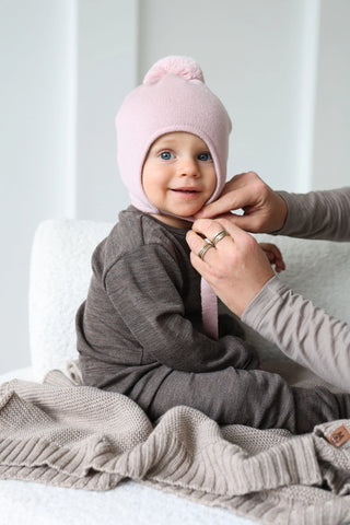 Czapka z wełny merino z wełnianą podszewką pink