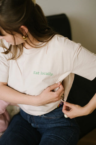 T-shirt do karmienia Helen Eat Locally Bey