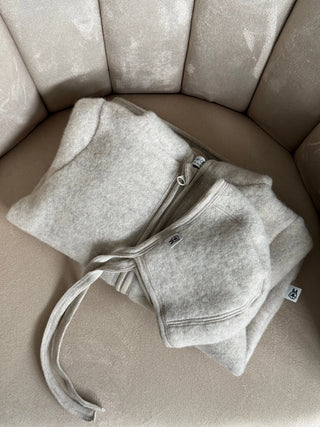 MerinOwca bonetka niemowlęca z wełny merino ivory