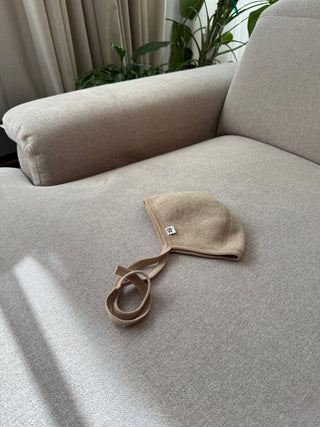 MerinOwca bonetka niemowlęca z wełny merino sand
